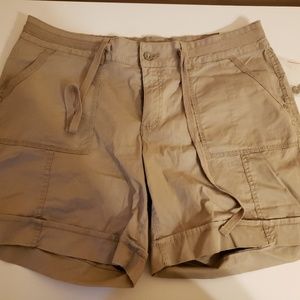 🌻 Sonoma Lifestyle Khaki Shorts